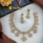 Antique White Stones Short Neck Set