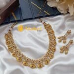 Floral  Eye Short Neck Set