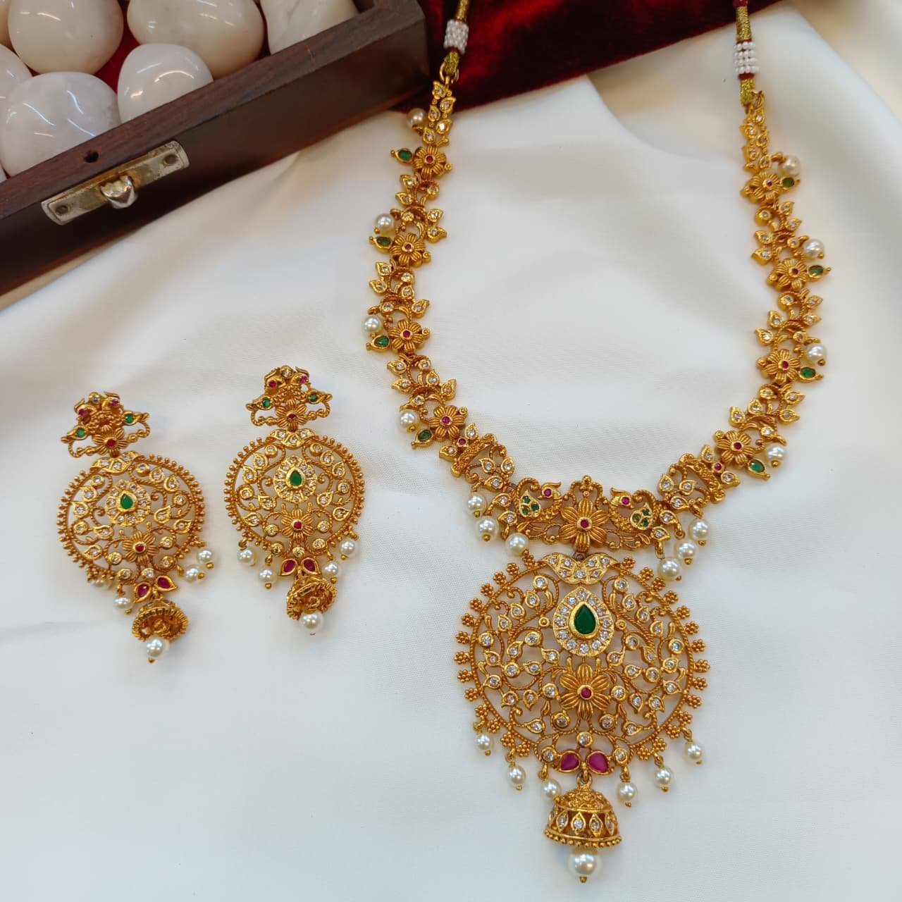 100367.1.1-Akshavi-trends-Neck-Set-3.jpeg Floral Short Neck Set - Image 1