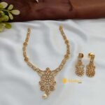 Trendy Podikal Pooset Short Neck Set