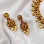 Antique Gold Floral Short Neck Set - Image 3