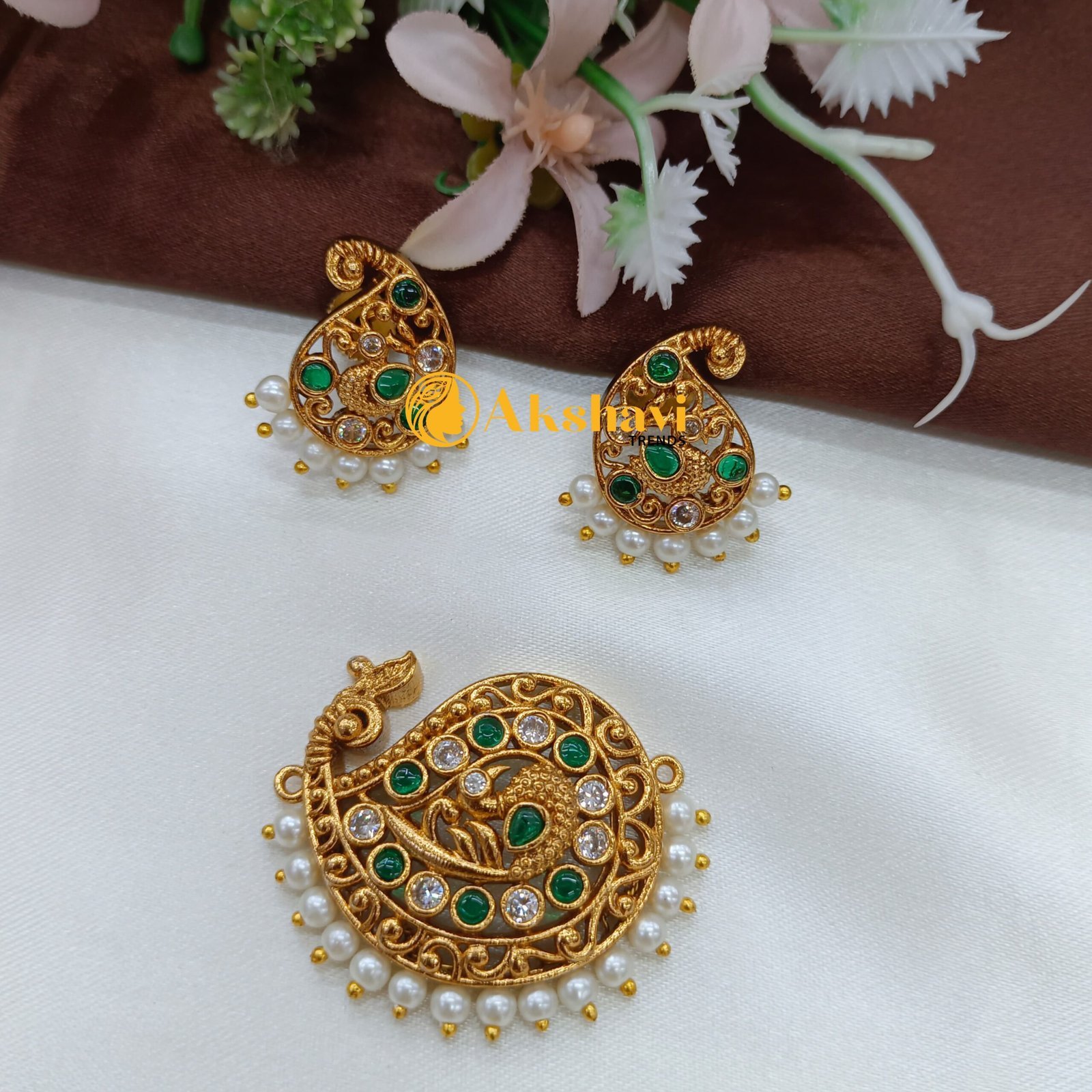 100866.16.1-2-scaled-1.jpeg Traditional Mango Pendant Set - Image 1