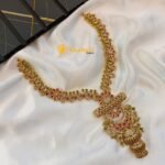 AD Chandbali Short Neck Set - Image 3