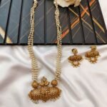 Beautiful Pendant with 4 Layer Pearl Short Mala Ne