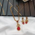 Thilak with Pakshi Kodi Short Neck Set