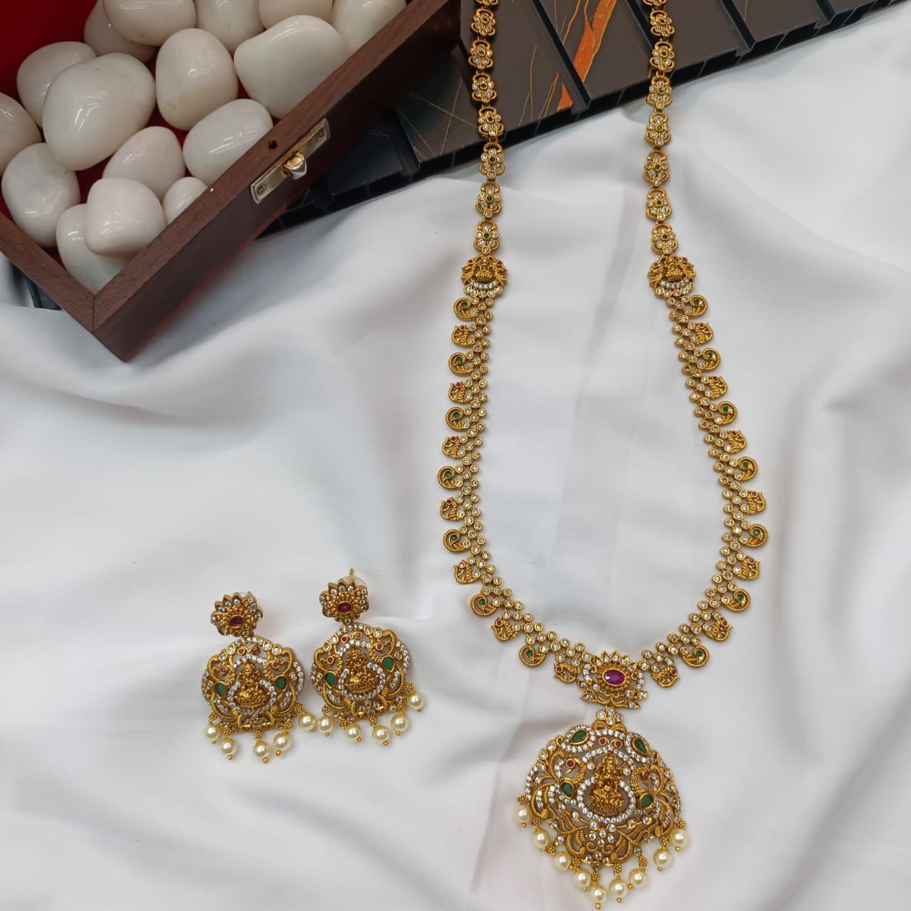 102419.1.1-1.jpeg Lakshmi Long Neck Set - Image 1