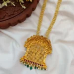 RadheKrishna Pendant with Pearl Bunch Chain - Image 3