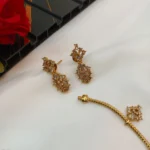 AD Leaf Short Neck Set - Image 2