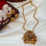 Ganesha Short Neck Set