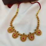 5 Leaf Motiffs Short Neck Set - Image 2