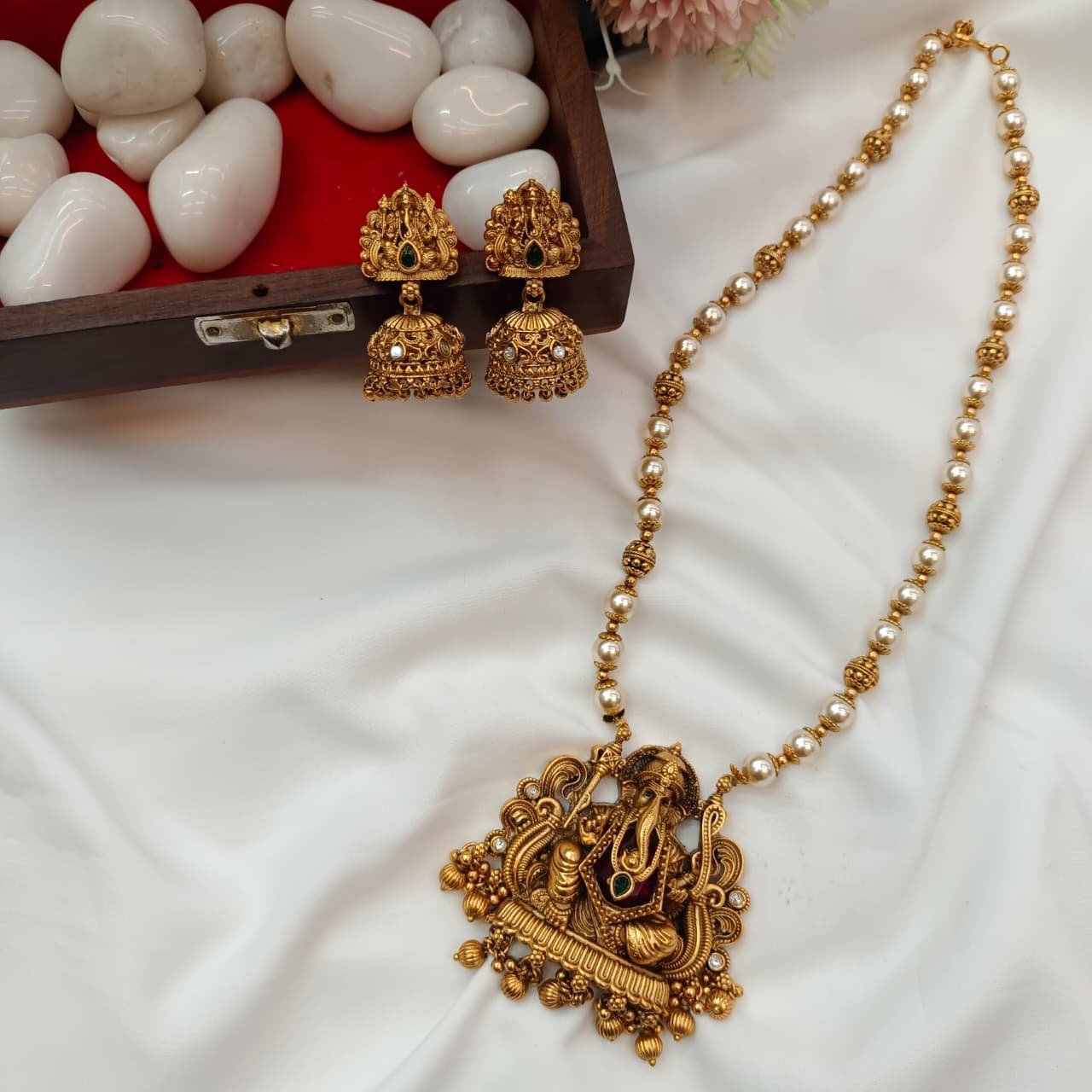 104191.4.1Akshavi-Trends-5.jpeg Ganesha Pendant with Amla and Pearl Mala Short Neck - Image 1