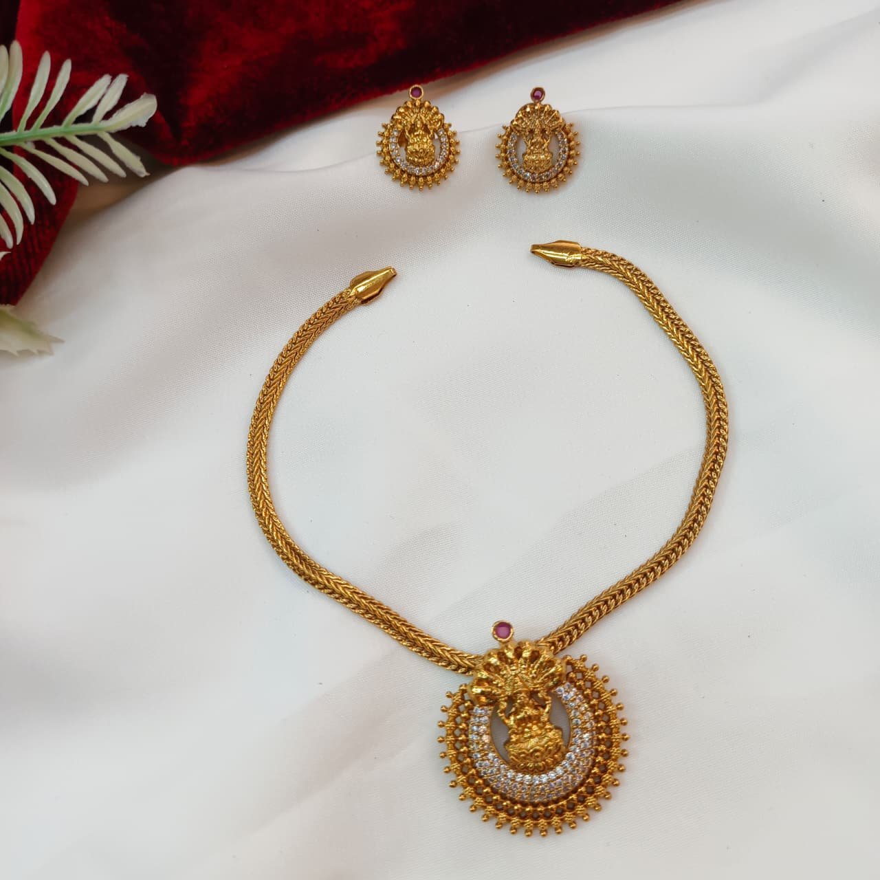104344.1.1-Akshavi-Trends-Neck-Set-1.jpeg Lakshmi Kodi Short Neck Set - Image 1